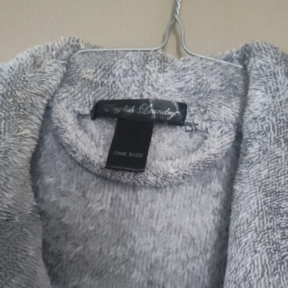 Men's Robe - Picture 2 of 2